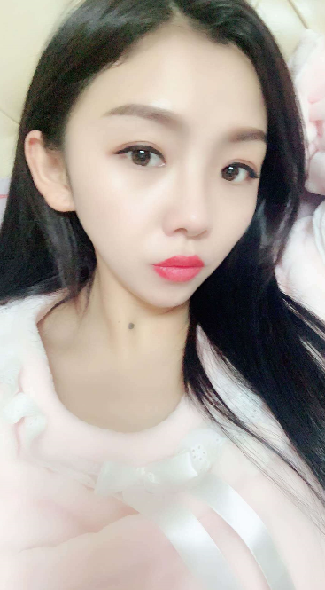 清纯可爱的良家妹子薇薇